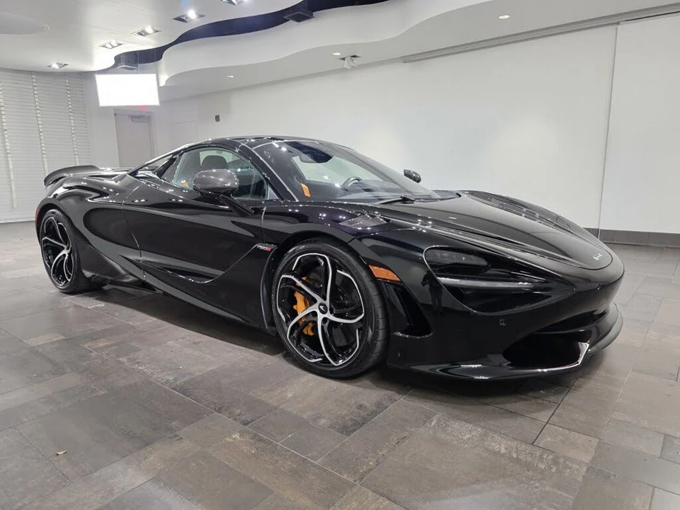 2025 McLaren 750S Spider - Image 24 of 30