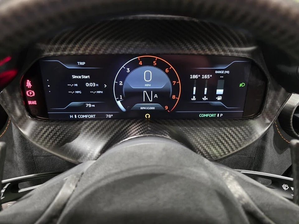 2025 McLaren 750S Spider - Image 11 of 30
