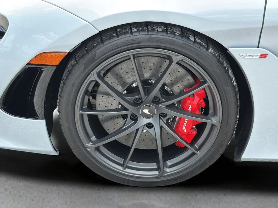 2025 McLaren 750S Spider - Image 11 of 30
