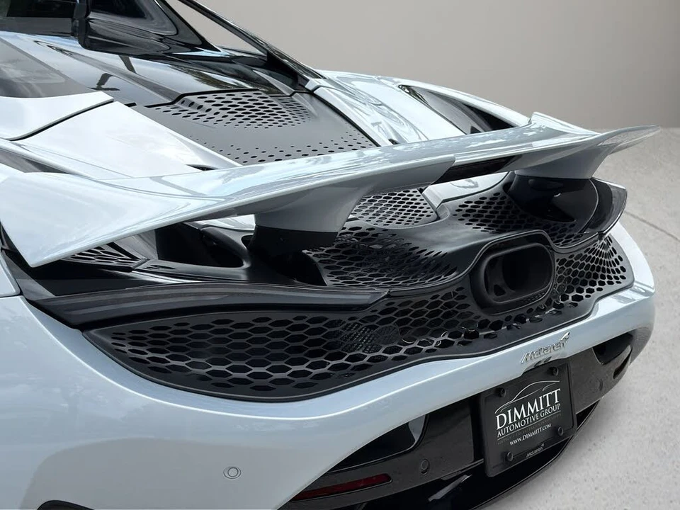 2025 McLaren 750S Spider - Image 13 of 30