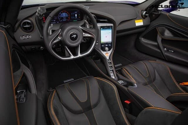 2025 McLaren 750S Spider - Image 9 of 25