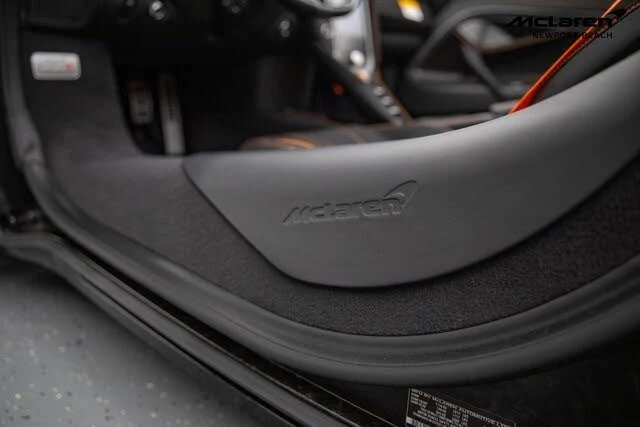2025 McLaren 750S Spider - Image 13 of 25
