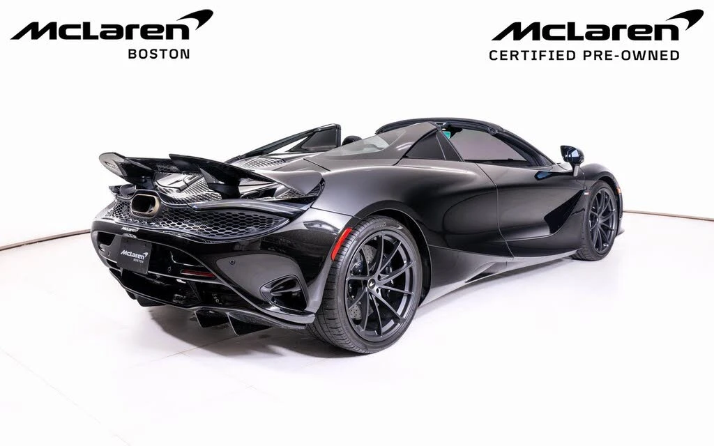 2025 McLaren 750S Spider - Image 7 of 24