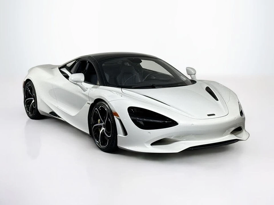 2025 McLaren 750S Spider - Image 7 of 28