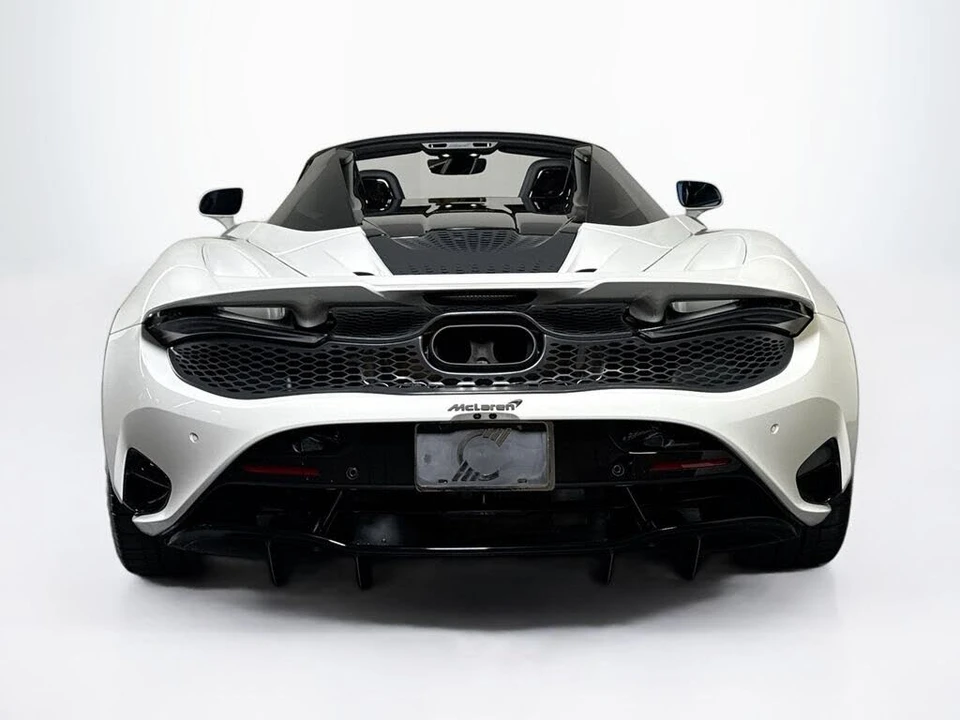 2025 McLaren 750S Spider - Image 4 of 28