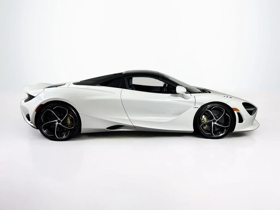 2025 McLaren 750S Spider - Image 6 of 28