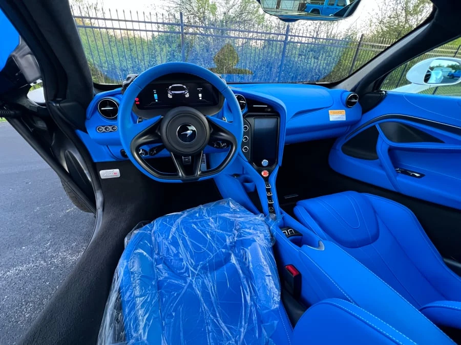 2025 McLaren 750S Spider - Image 29 of 31