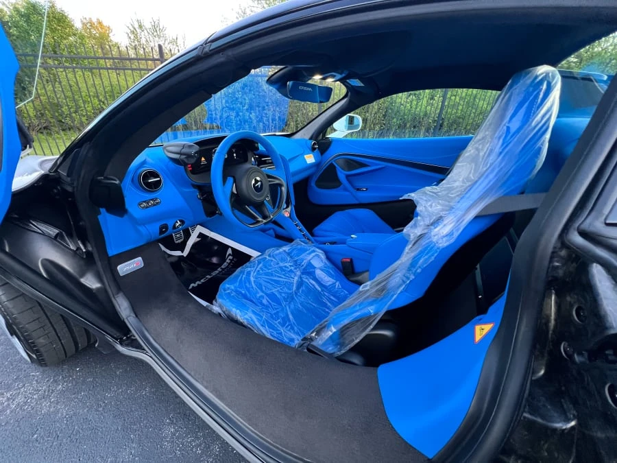 2025 McLaren 750S Spider - Image 26 of 31