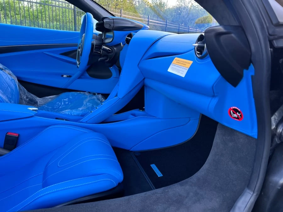 2025 McLaren 750S Spider - Image 30 of 31