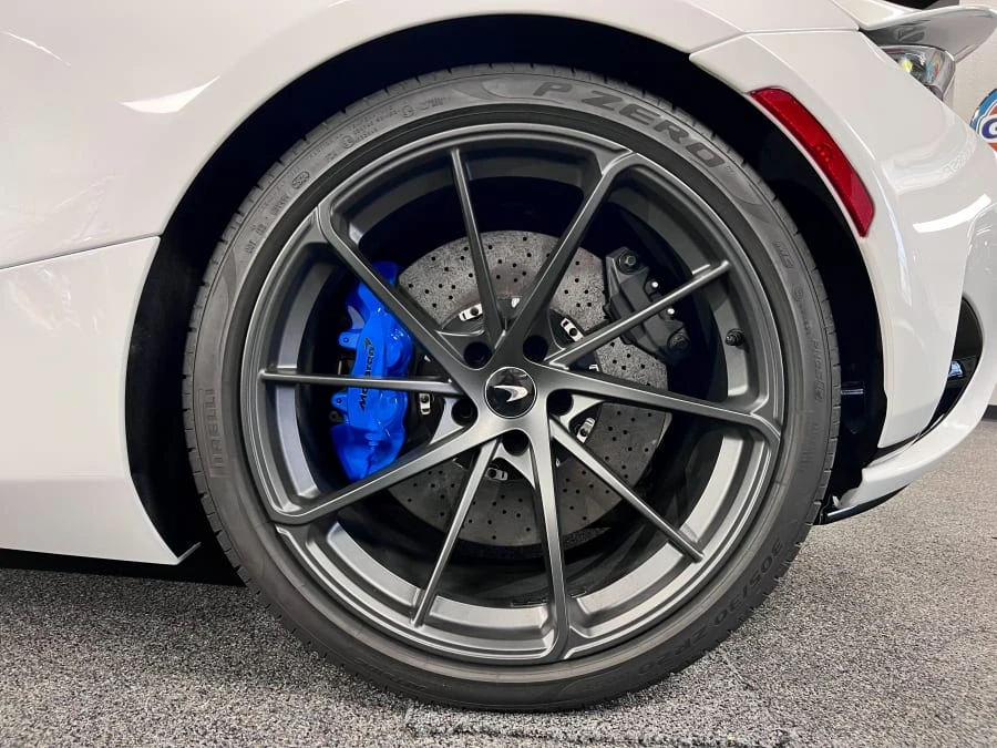2025 McLaren 750S Spider - Image 20 of 31