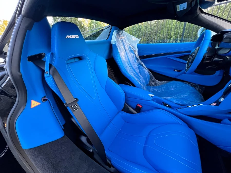 2025 McLaren 750S Spider - Image 27 of 31