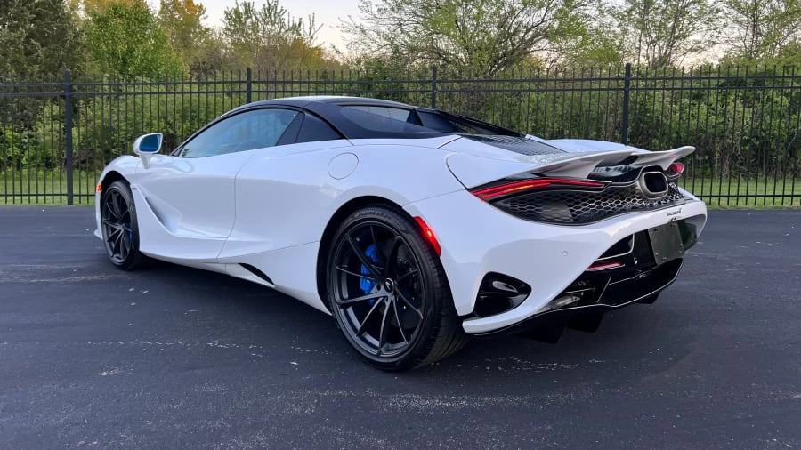 2025 McLaren 750S Spider - Image 3 of 31