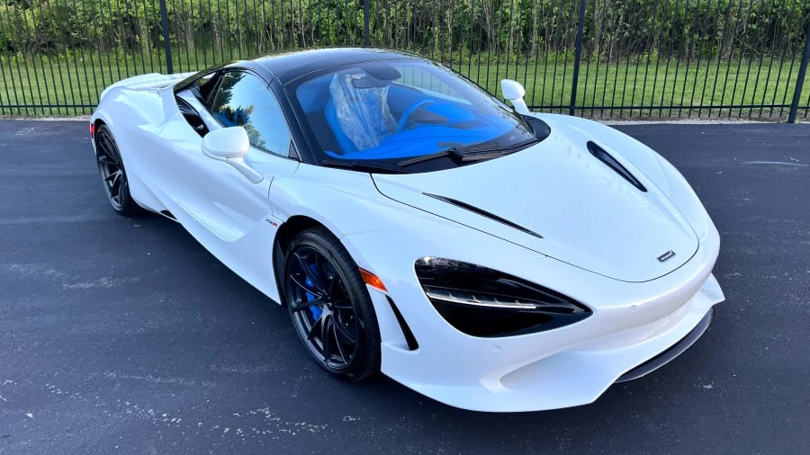 2025 McLaren 750S Spider - Image 6 of 31