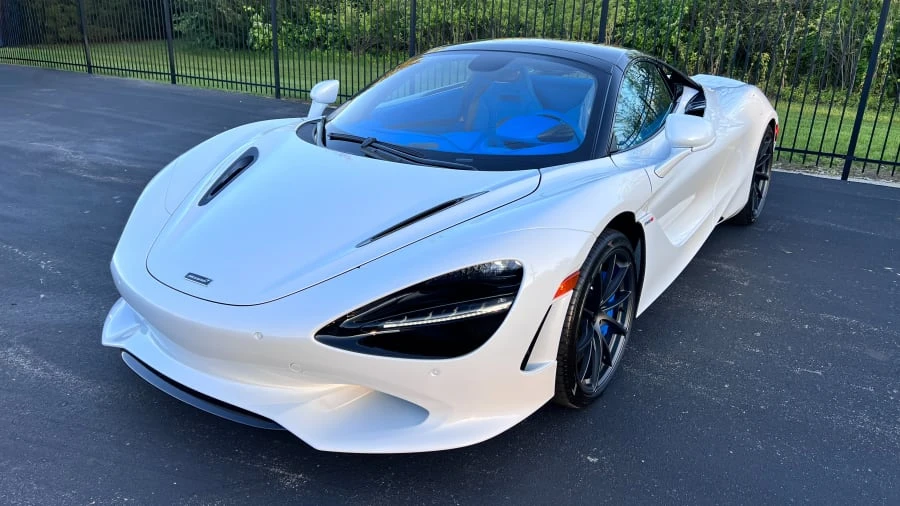 2025 McLaren 750S Spider - Image 10 of 31