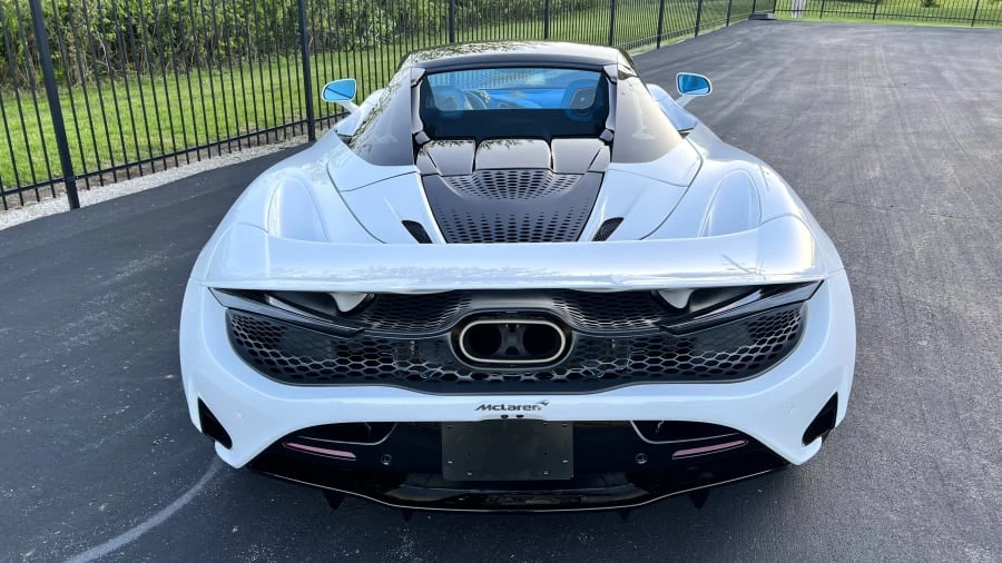 2025 McLaren 750S Spider - Image 8 of 31