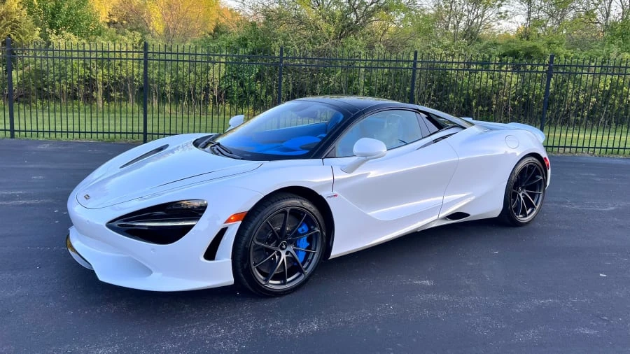 2025 McLaren 750S Spider - Image 17 of 31