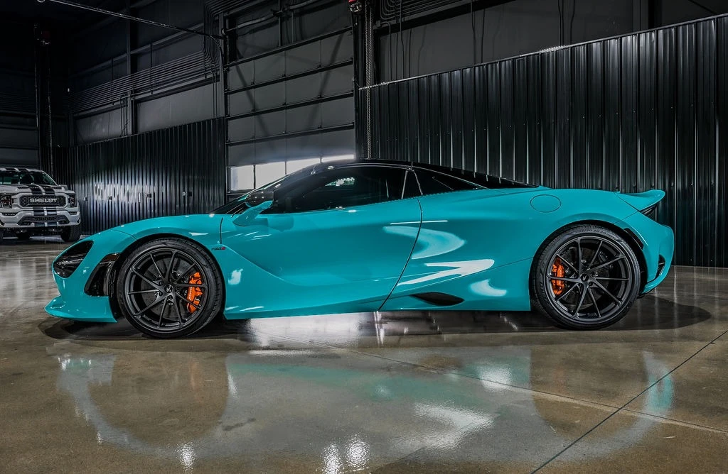 2025 McLaren 750S Spider - Image 2 of 31