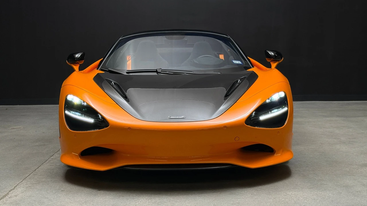 2025 McLaren 750S Spider - Image 6 of 25