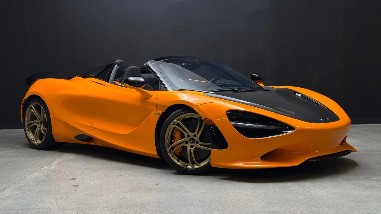 2025 McLaren 750S Spider - Image 5 of 25