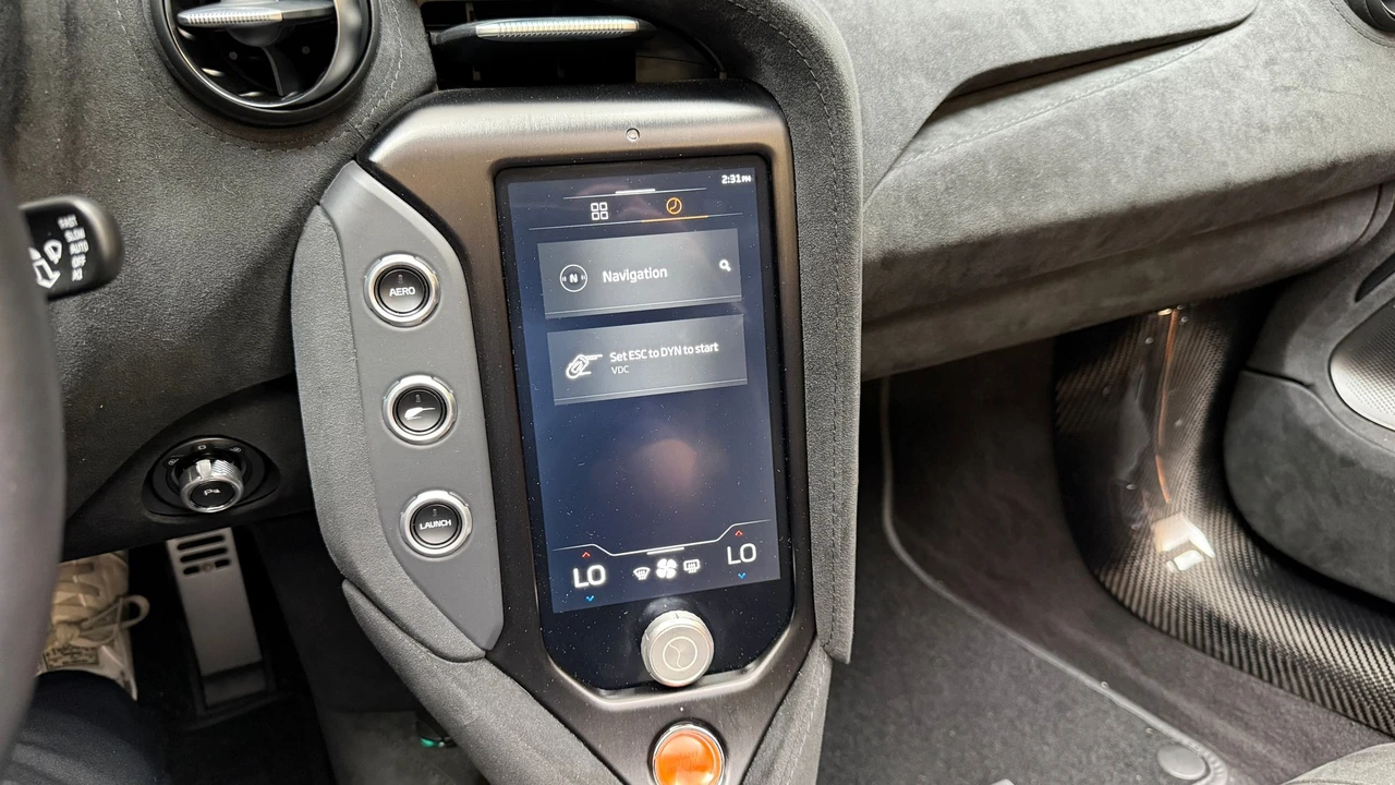 2025 McLaren 750S Spider - Image 20 of 25