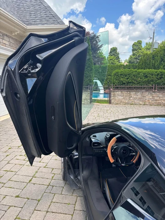 2025 McLaren Artura - Image 9 of 15
