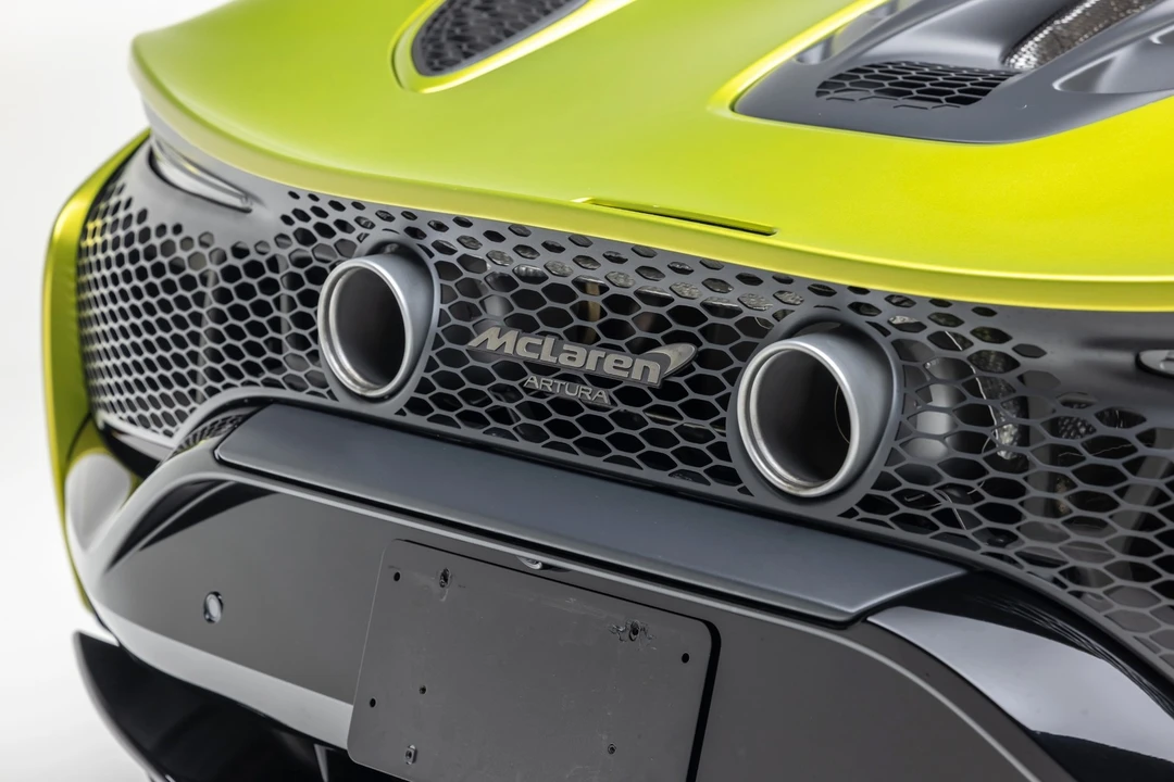 2025 McLaren Artura - Image 21 of 31