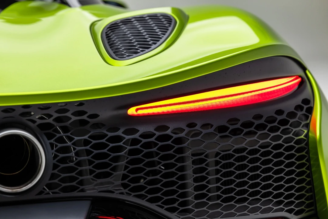 2025 McLaren Artura - Image 27 of 31