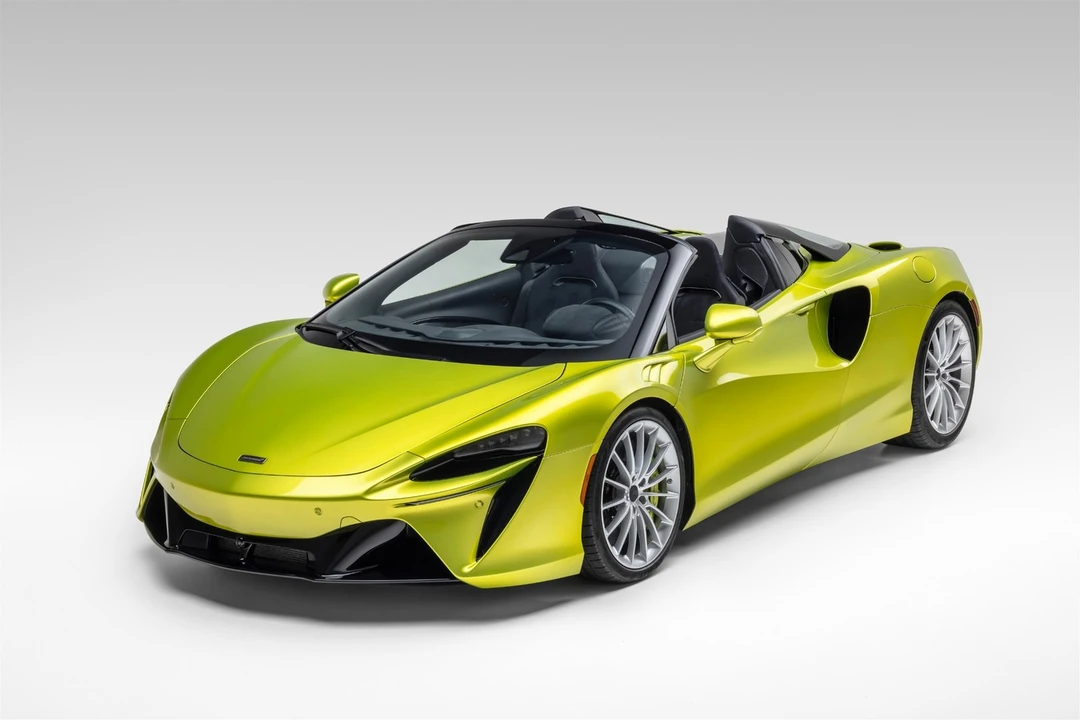 2025 McLaren Artura - Image 18 of 31