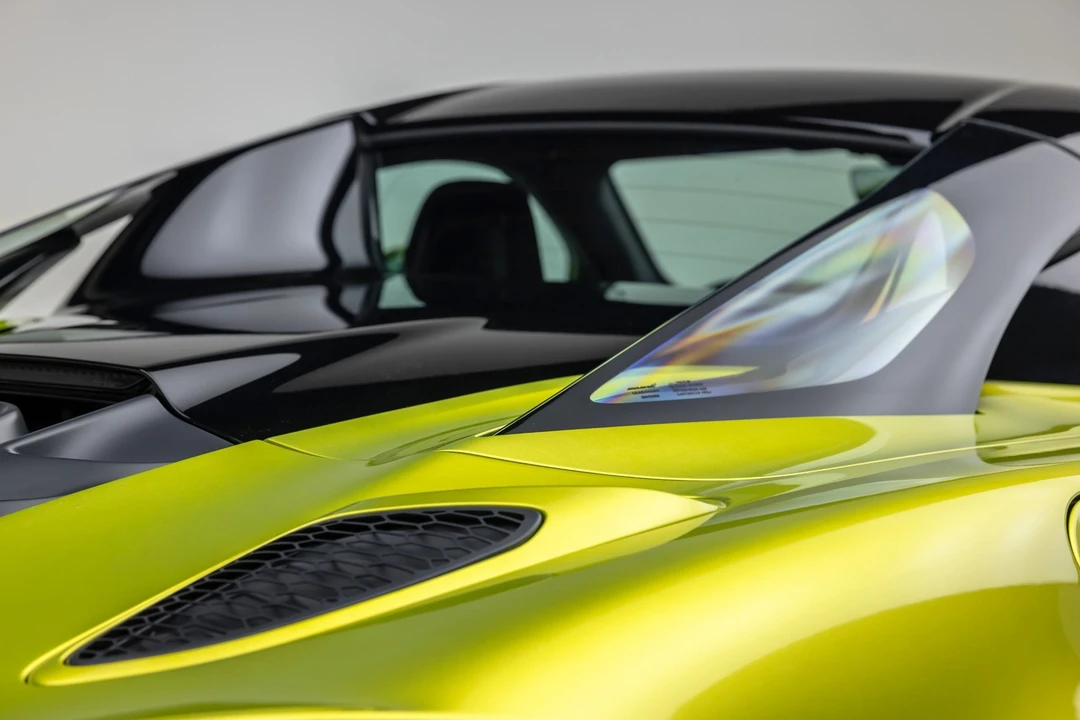 2025 McLaren Artura - Image 29 of 31