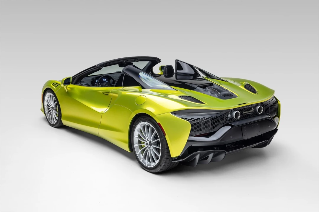 2025 McLaren Artura - Image 11 of 31