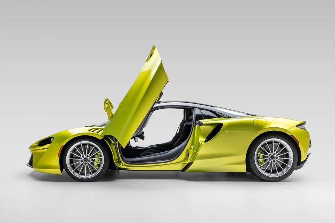 2025 McLaren Artura - Image 3 of 31