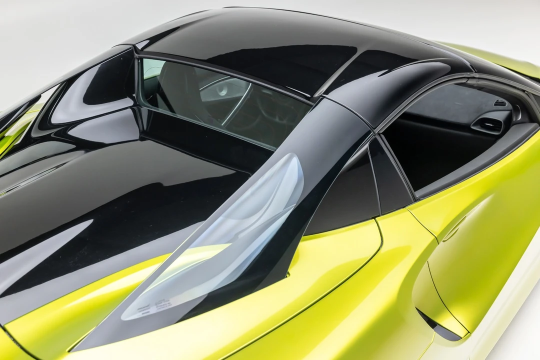 2025 McLaren Artura - Image 25 of 31