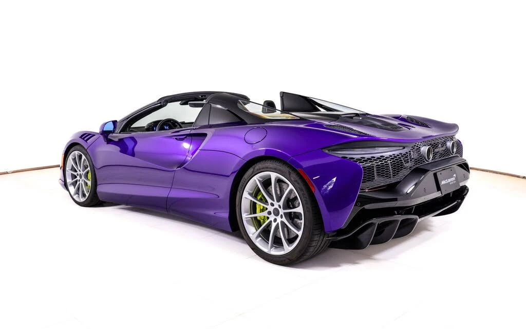 2025 McLaren Artura - Image 5 of 27