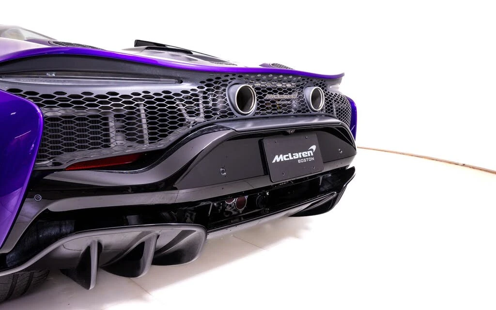 2025 McLaren Artura - Image 14 of 27