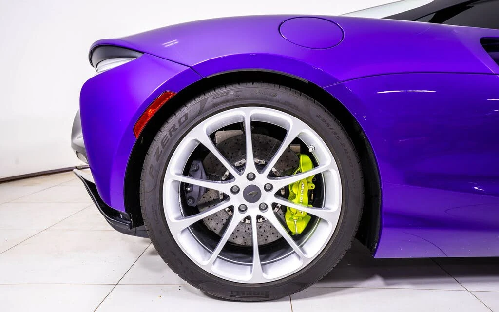 2025 McLaren Artura - Image 18 of 27