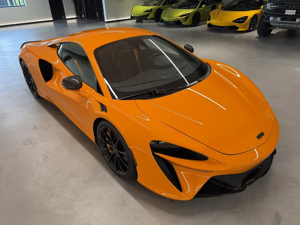 2025 McLaren Artura - Image 12 of 21