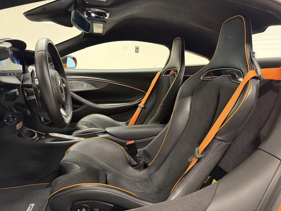 2025 McLaren Artura - Image 2 of 21