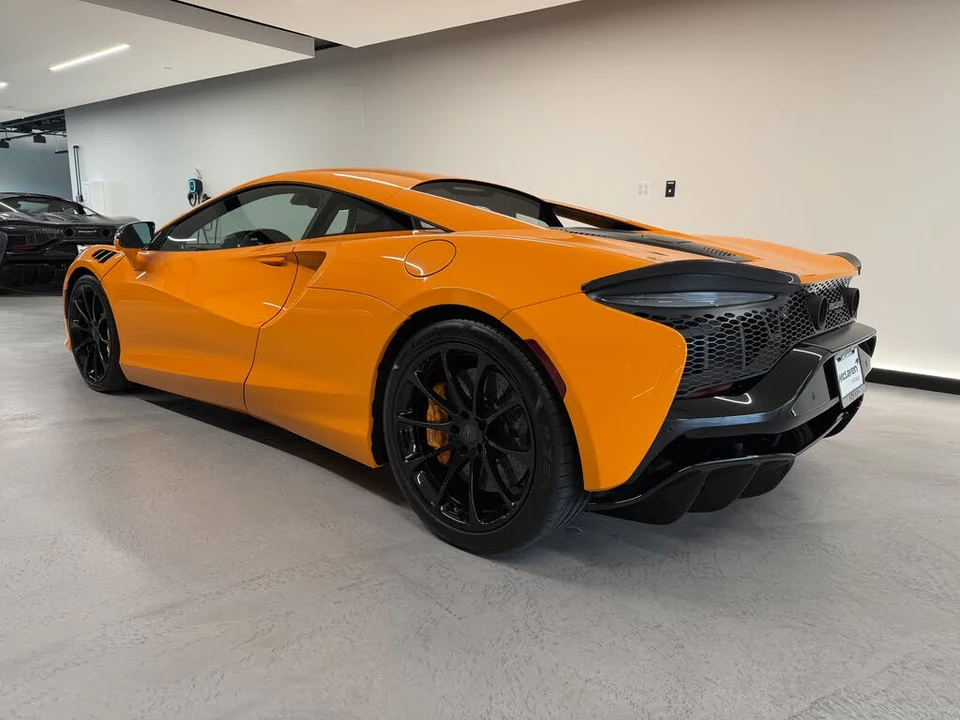 2025 McLaren Artura - Image 3 of 21