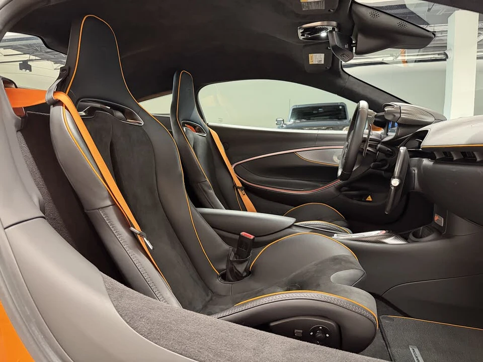 2025 McLaren Artura - Image 20 of 21