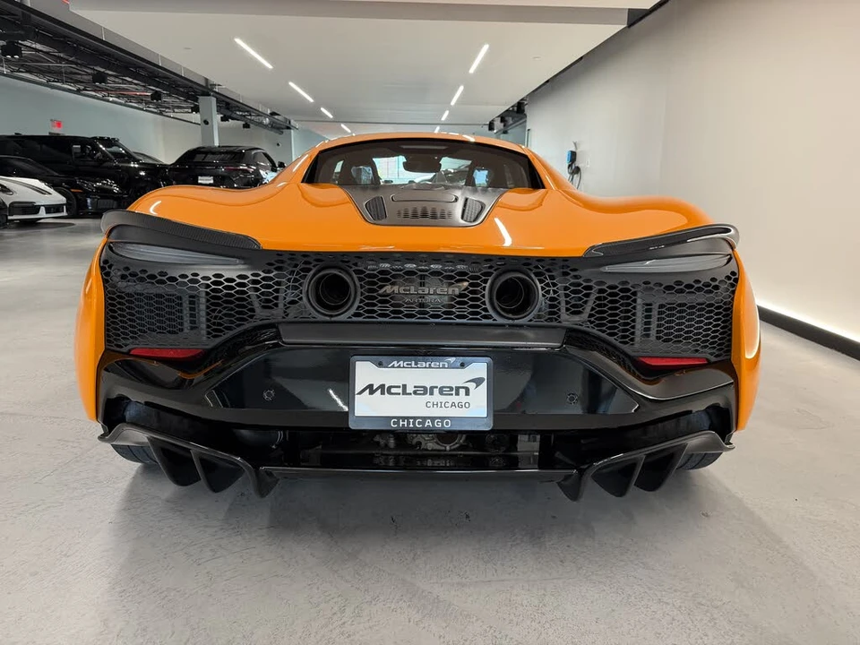 2025 McLaren Artura - Image 6 of 21