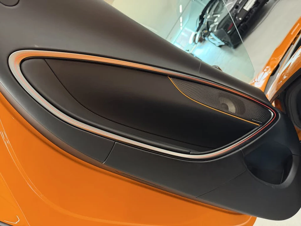 2025 McLaren Artura - Image 18 of 21