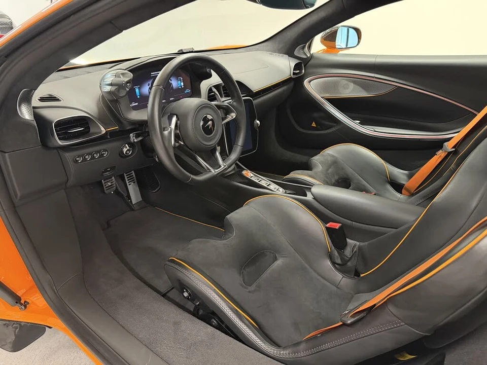 2025 McLaren Artura - Image 15 of 21