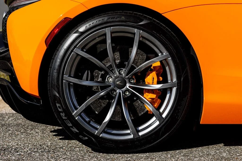 2025 McLaren Artura - Image 7 of 31