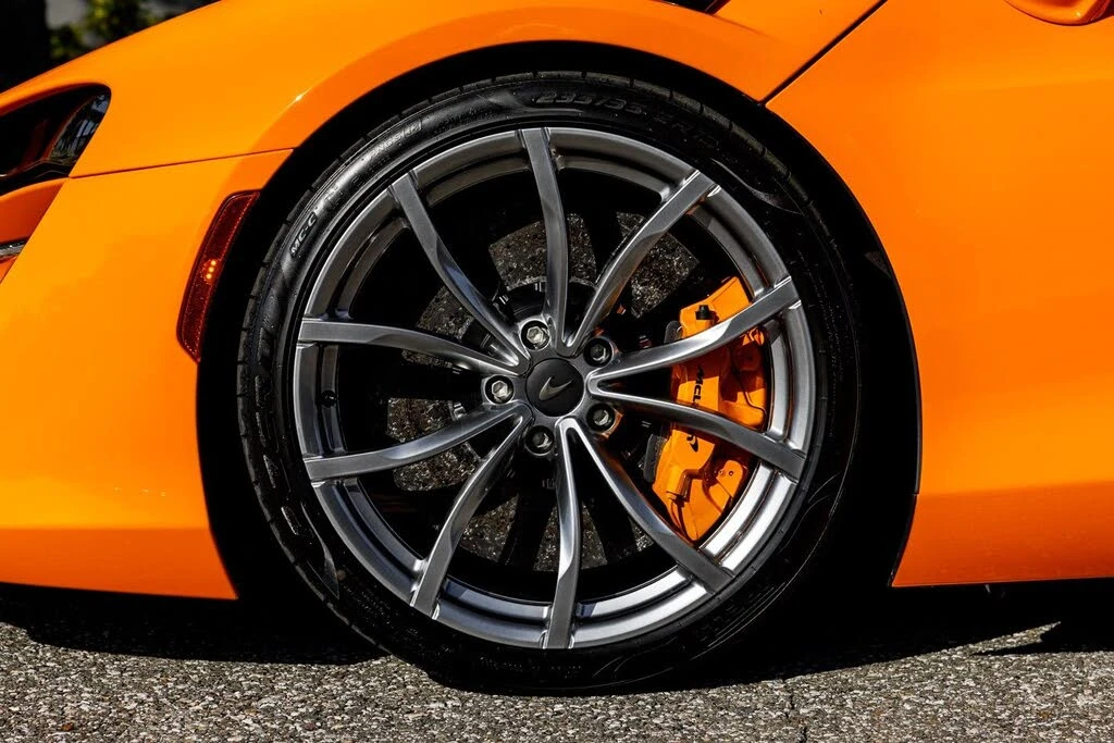 2025 McLaren Artura - Image 24 of 31