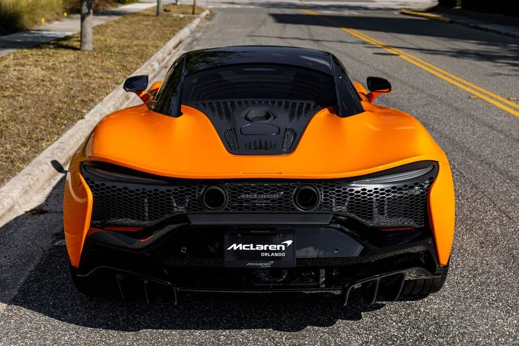 2025 McLaren Artura - Image 3 of 31