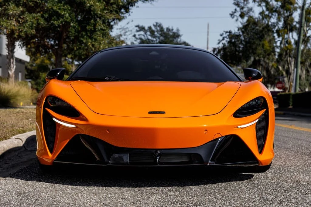 2025 McLaren Artura - Image 18 of 31