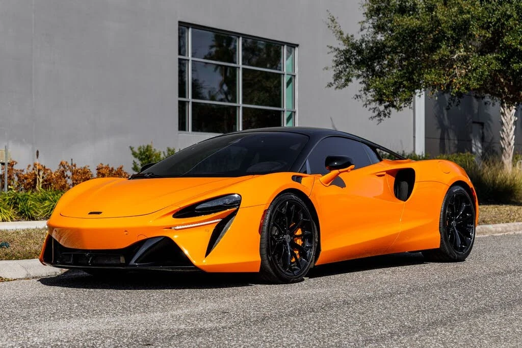 2025 McLaren Artura - Image 21 of 31