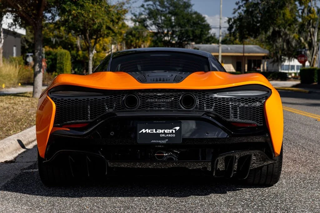 2025 McLaren Artura - Image 4 of 31