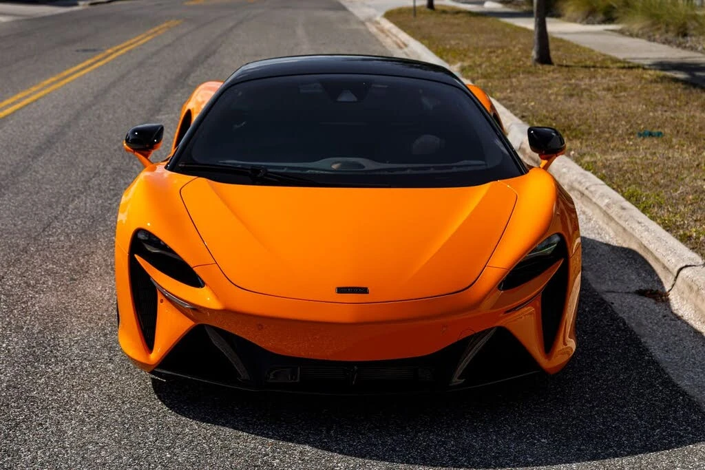 2025 McLaren Artura - Image 10 of 31