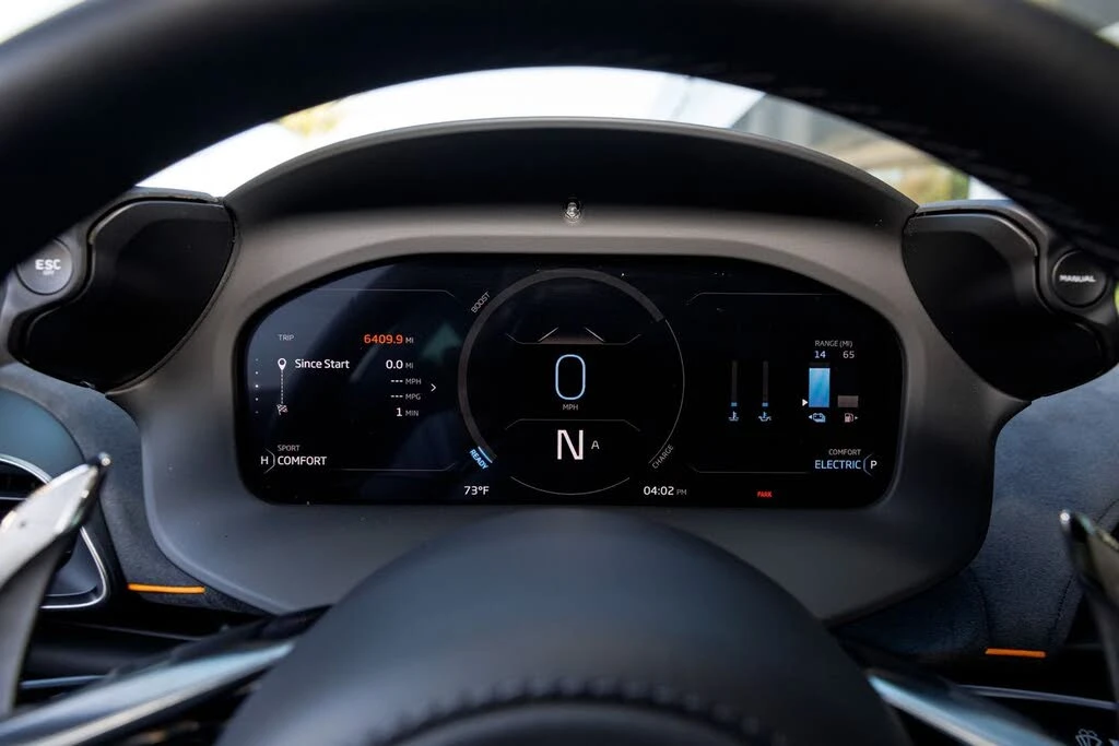 2025 McLaren Artura - Image 30 of 31
